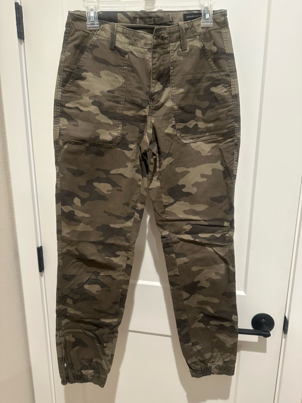 Banana Republic Men's Camo Cargo Pants - Olive & Brown